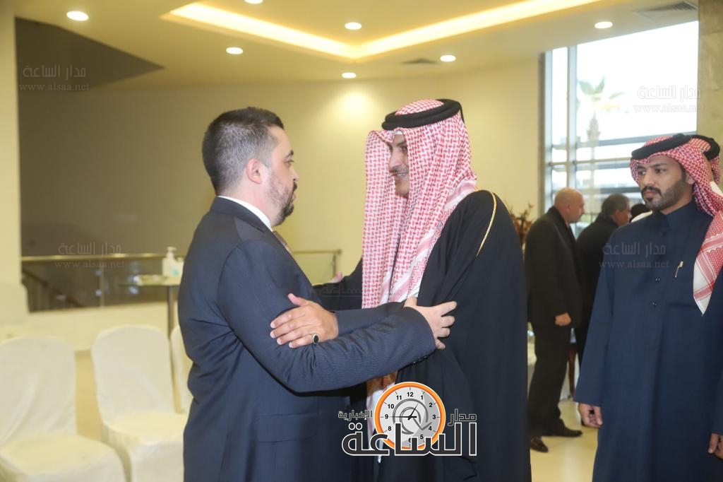 Madar Al-Saa Images 0.6234890619621574