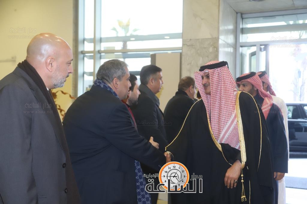 Madar Al-Saa Images 0.4478186742605035