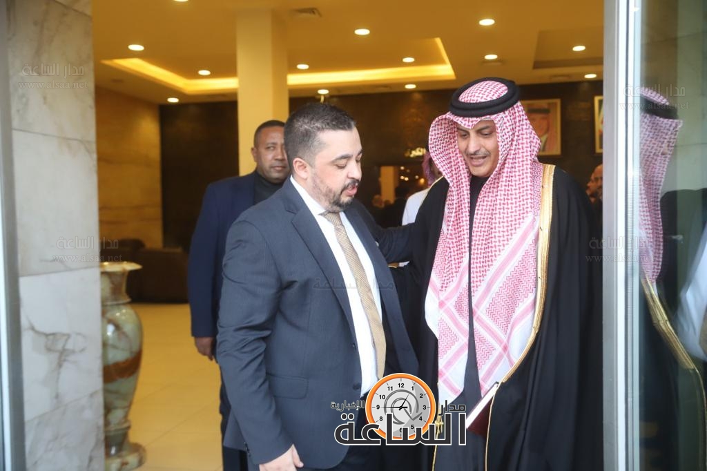 Madar Al-Saa Images 0.8519588009749978