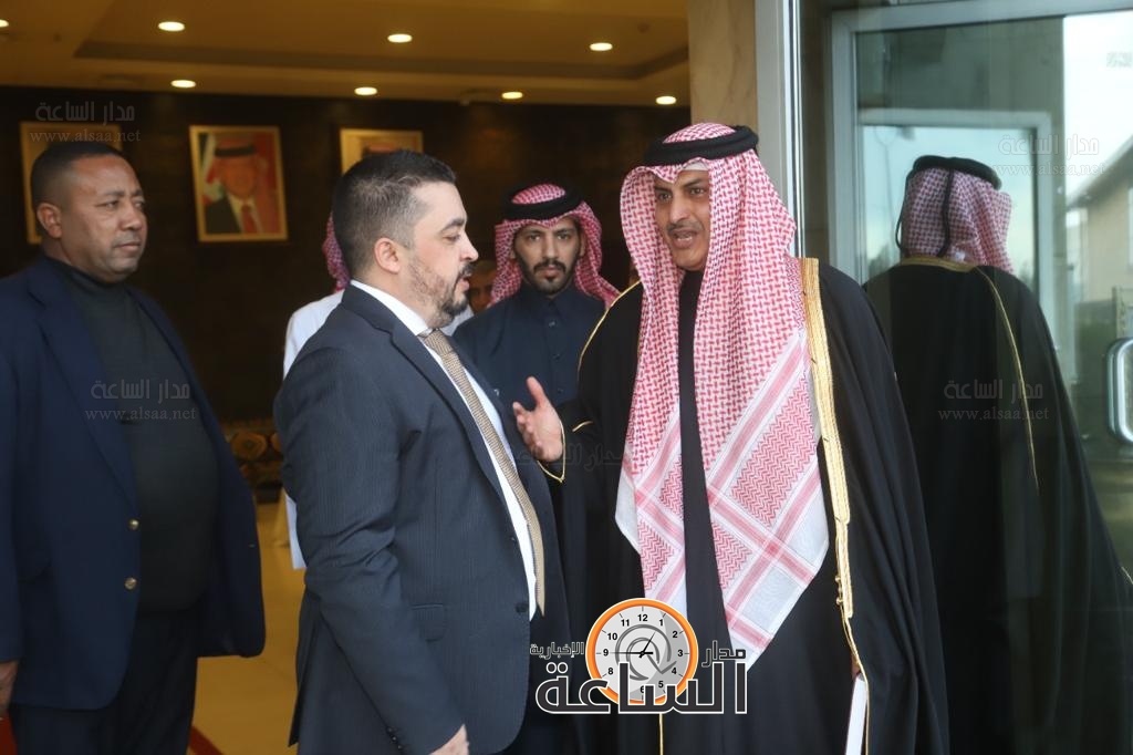 Madar Al-Saa Images 0.3526818589789932