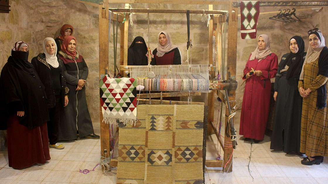 Madar Al-Saa Images 0.24787606097164172