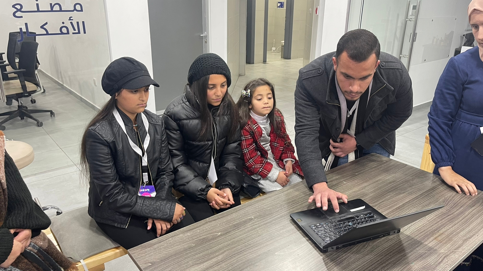 Madar Al-Saa Images 0.9519237123446824