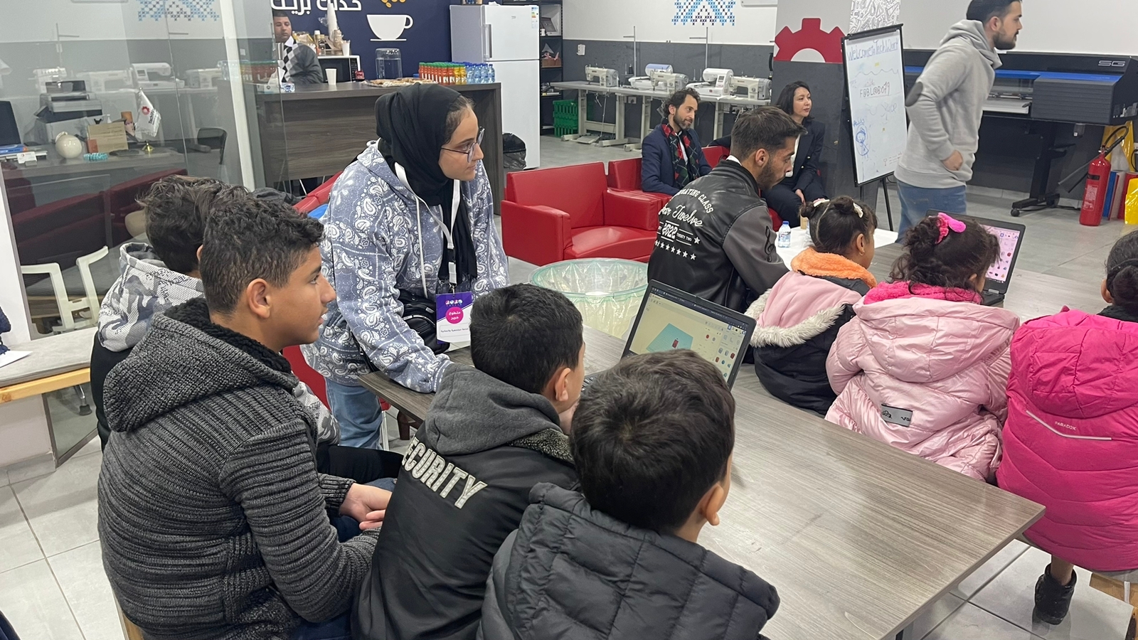 Madar Al-Saa Images 0.9994946723612483