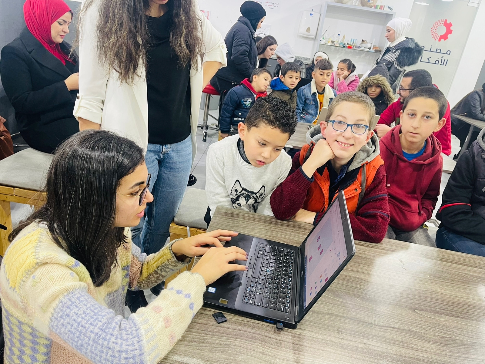 Madar Al-Saa Images 0.4734127507253697