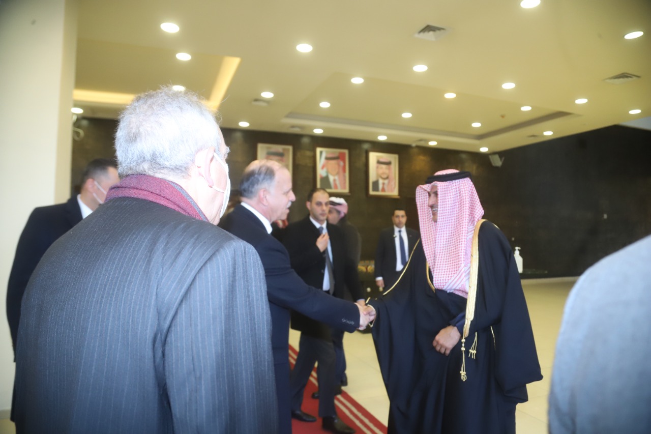 Madar Al-Saa Images 0.9972818046434618