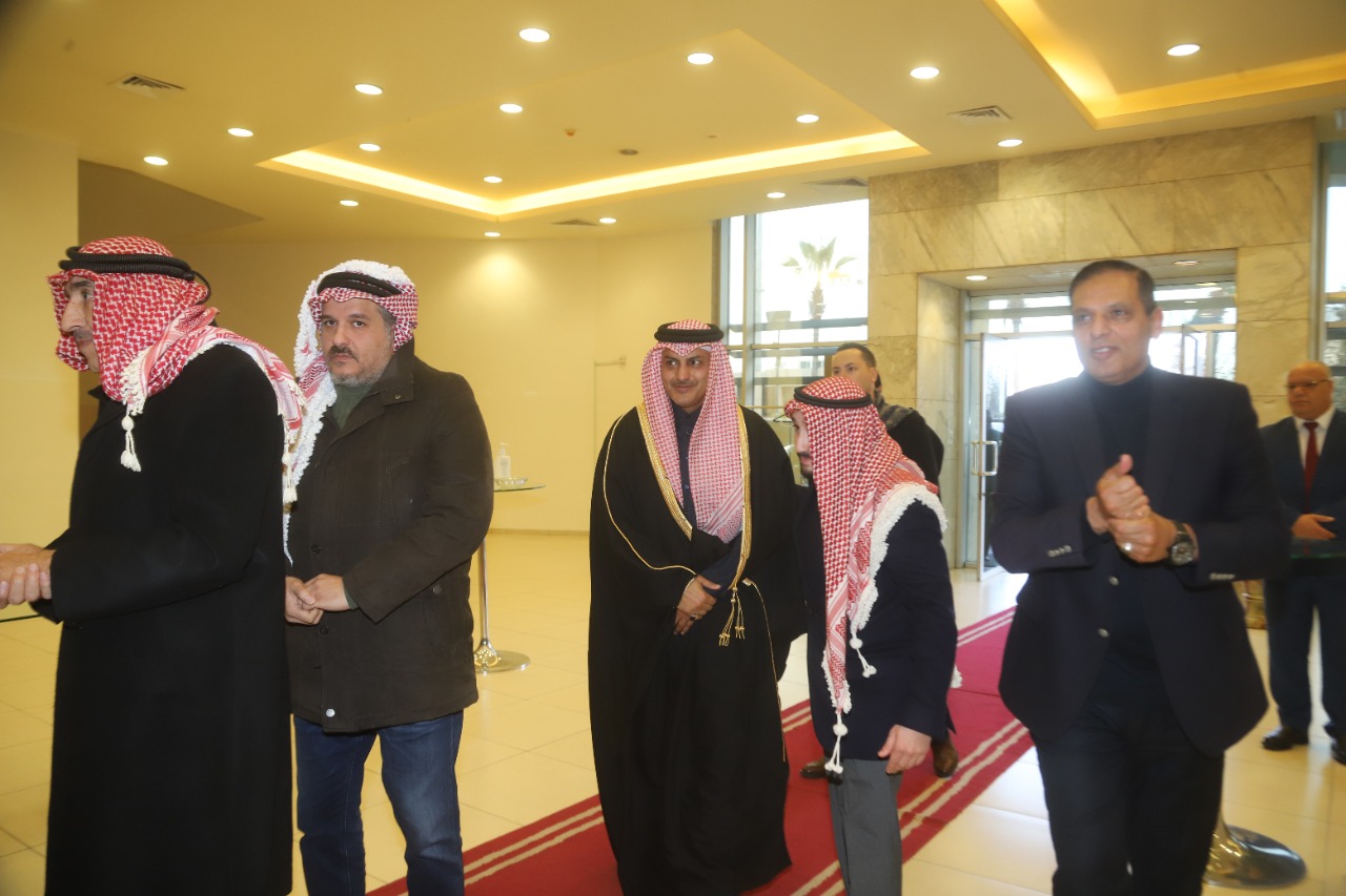 Madar Al-Saa Images 0.4586626174953482