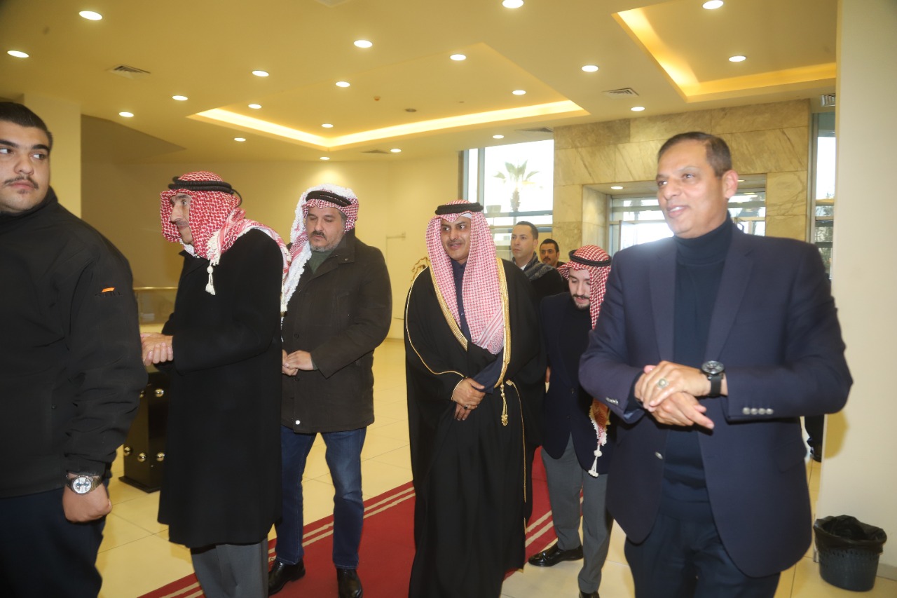 Madar Al-Saa Images 0.41159440125473346