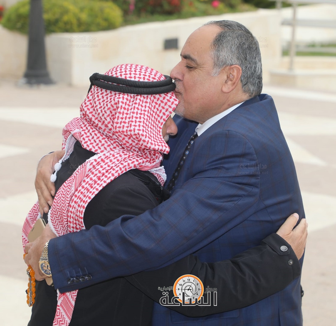 Madar Al-Saa Images 0.7420294357811962