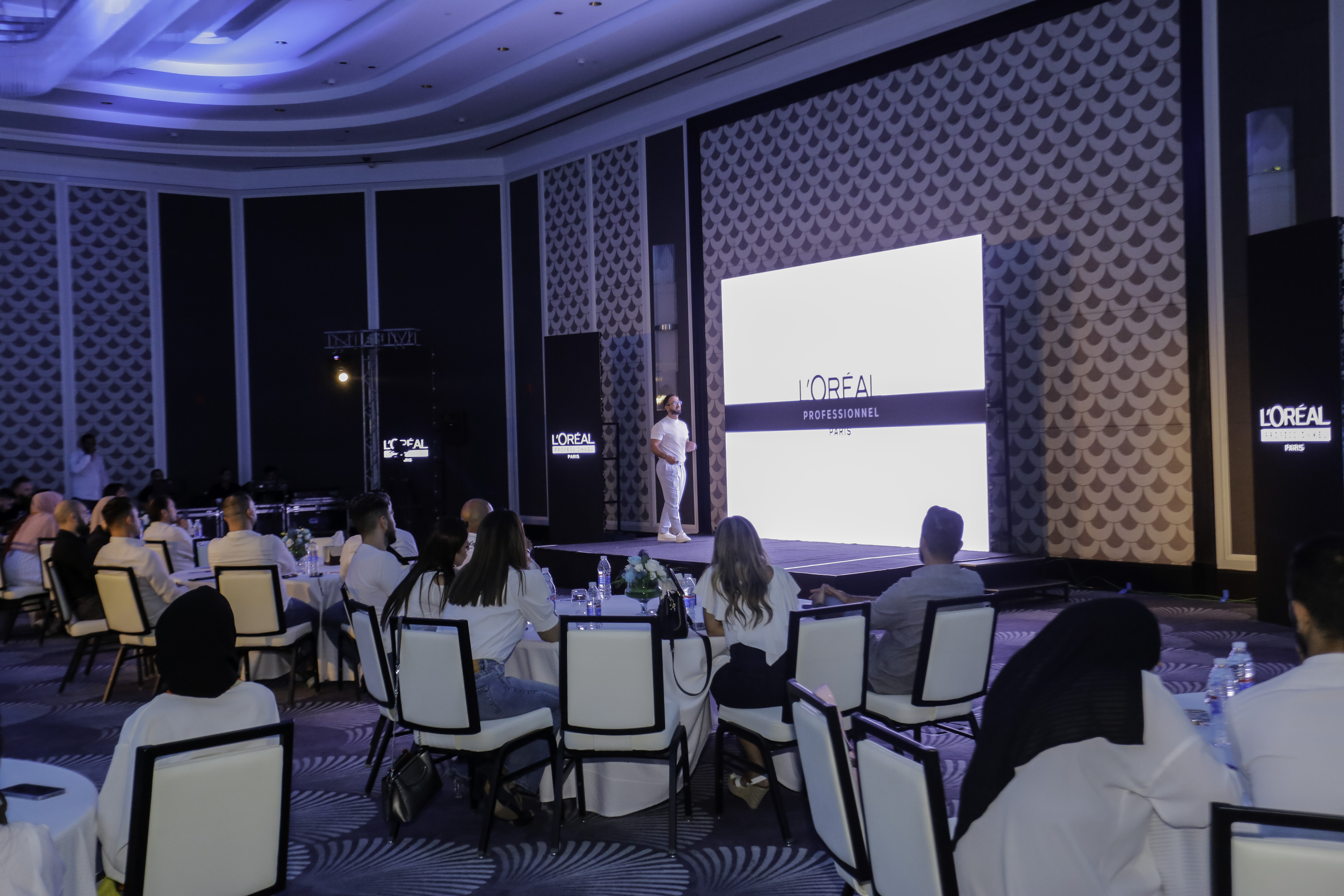 Madar Al-Saa Images 0.7577036390006118