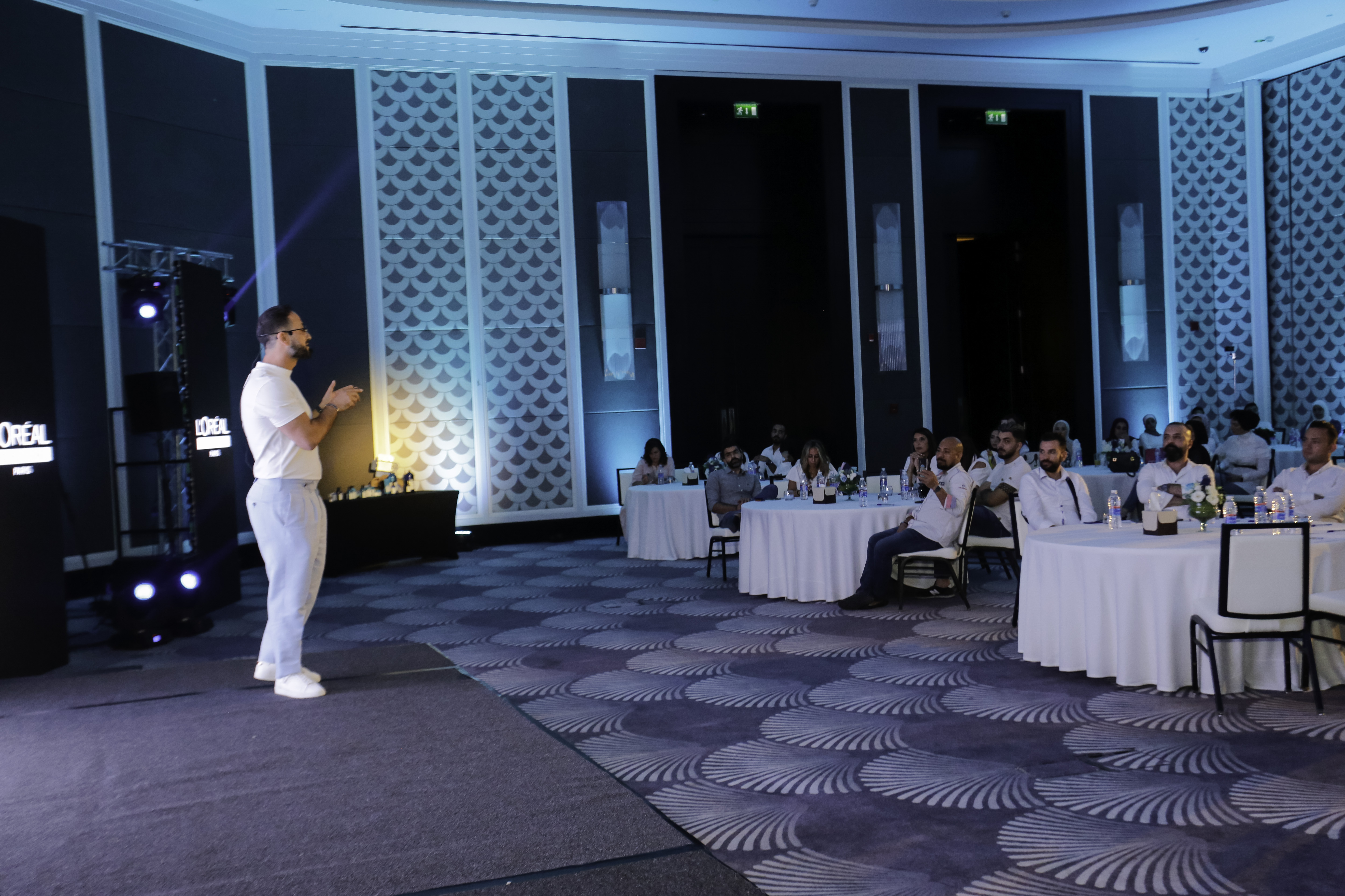 Madar Al-Saa Images 0.9278866359377902