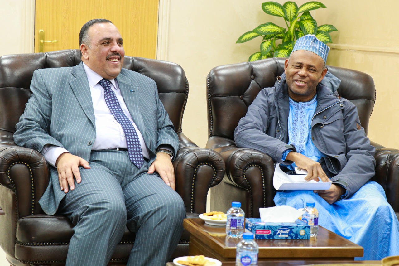 Madar Al-Saa Images 0.15852148682794942