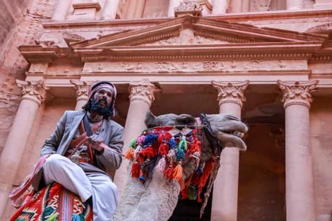 Madar Al-Saa Images 0.49821698740307685