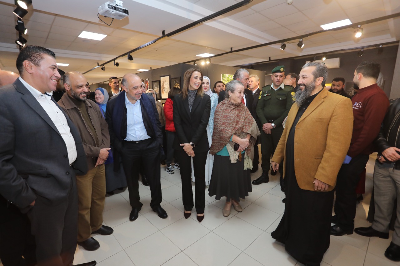 Madar Al-Saa Images 0.9005326544606878