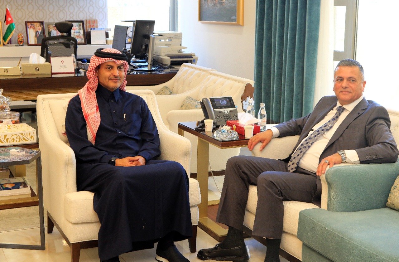 Madar Al-Saa Images 0.4913877840114904