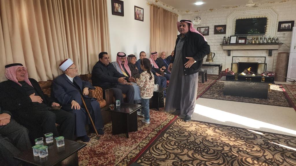 Madar Al-Saa Images 0.3769414544413332