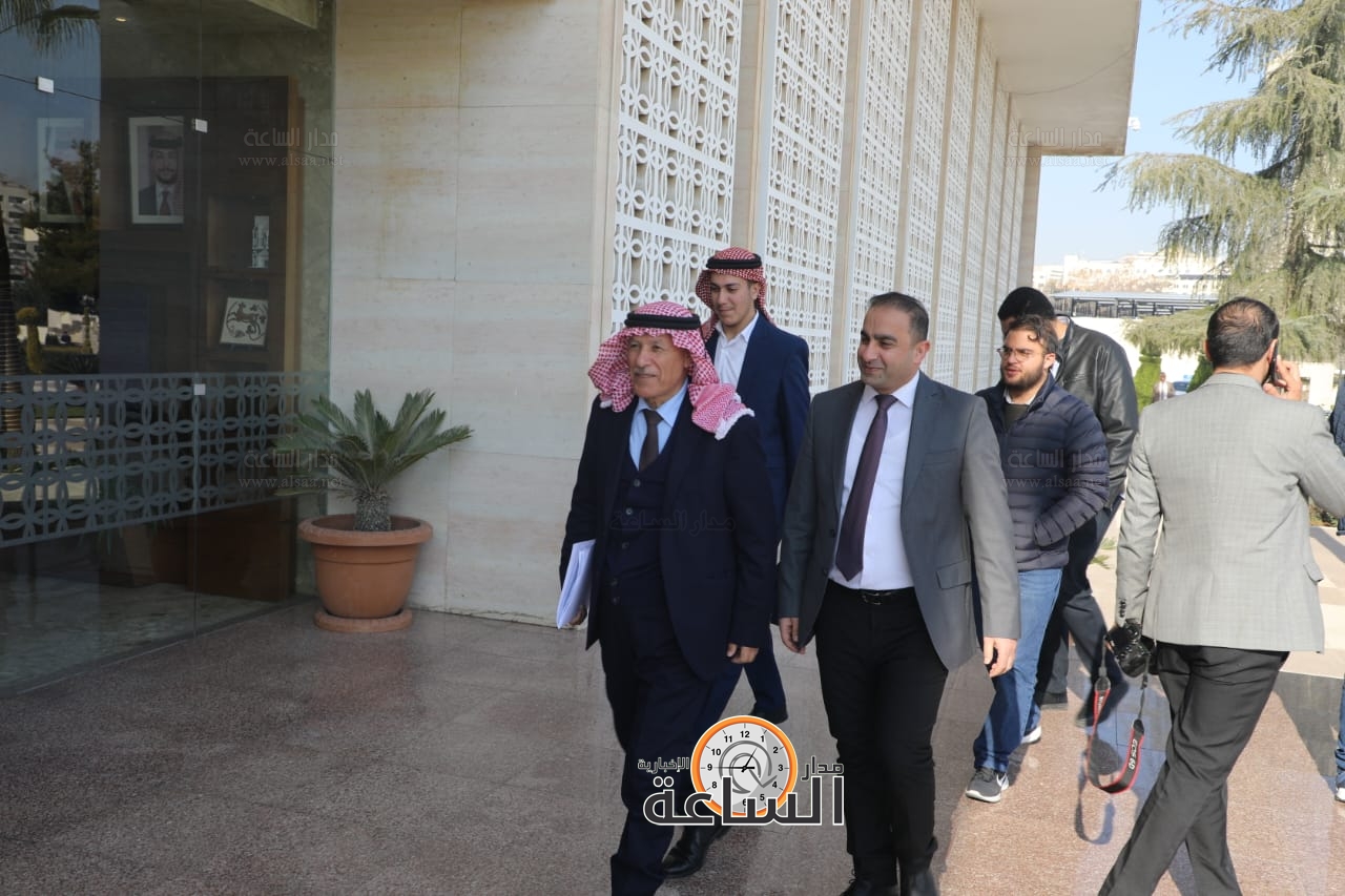 Madar Al-Saa Images 0.4267450778886843