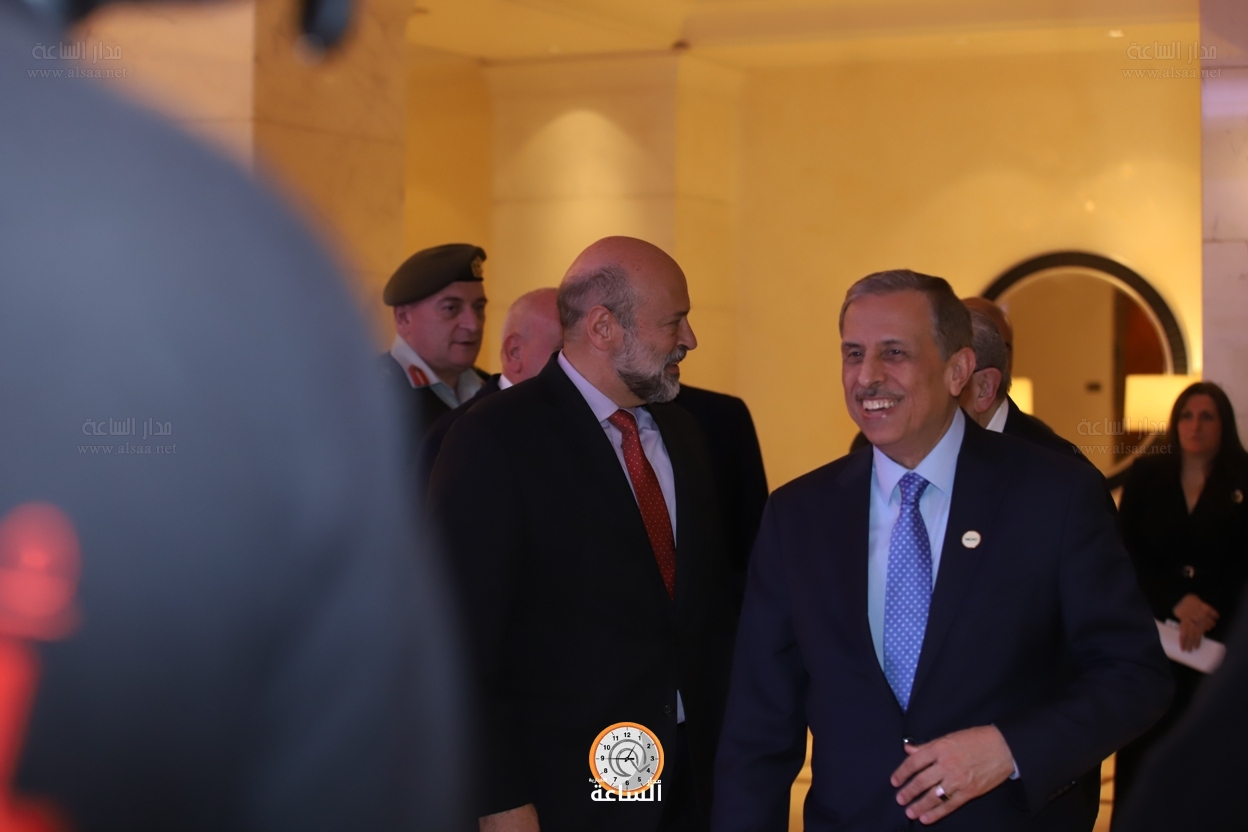 Madar Al-Saa Images 0.7197754838704118