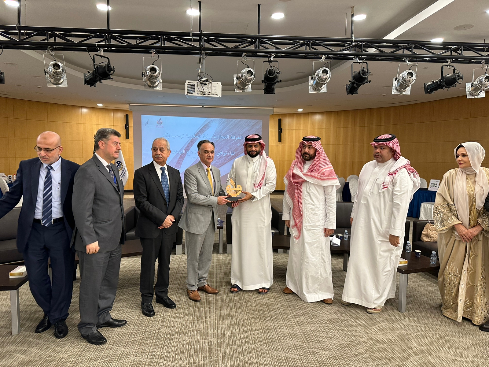 Madar Al-Saa Images 0.08631926058205197