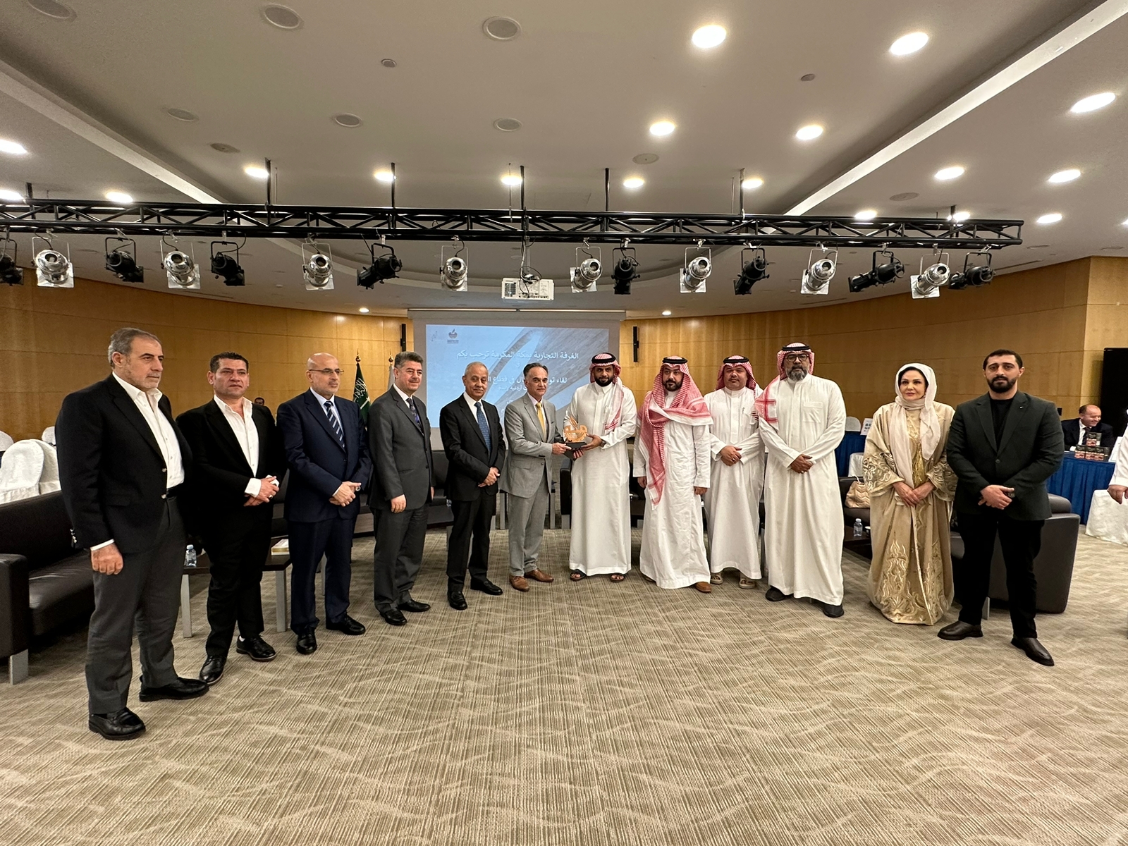 Madar Al-Saa Images 0.7012588587999573