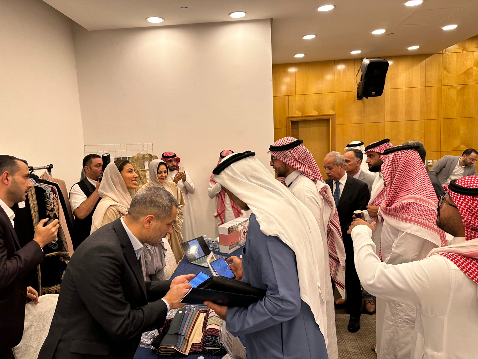 Madar Al-Saa Images 0.993991552596045