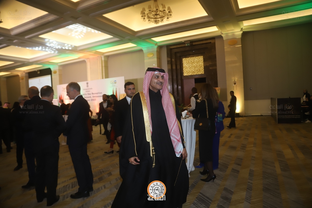 Madar Al-Saa Images 0.36788830660940897