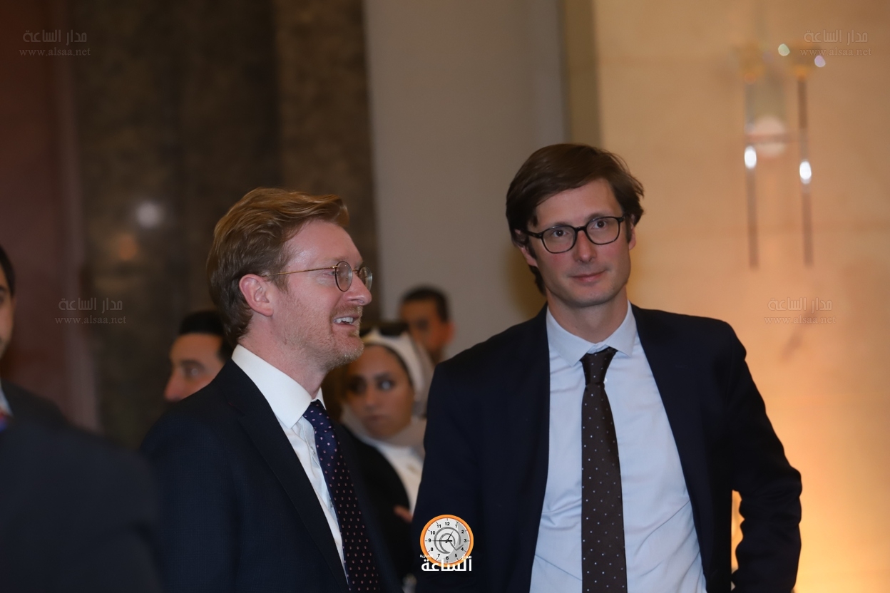 Madar Al-Saa Images 0.38607624579940647