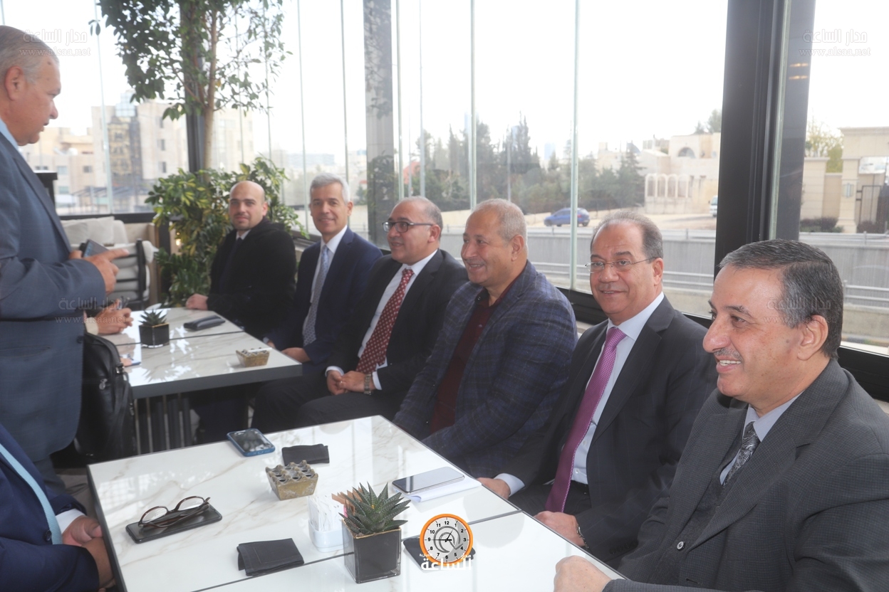 Madar Al-Saa Images 0.24702381564949927