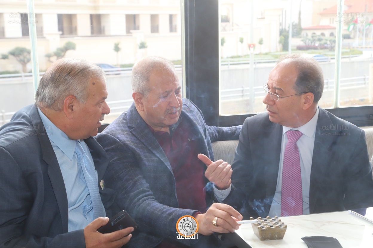 Madar Al-Saa Images 0.24138178821525913