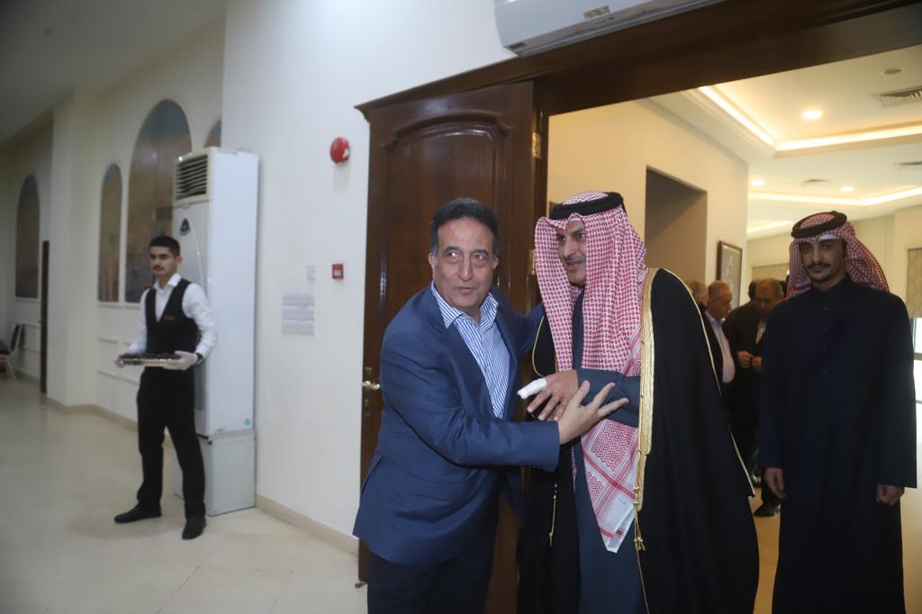 Madar Al-Saa Images 0.9740924235445301