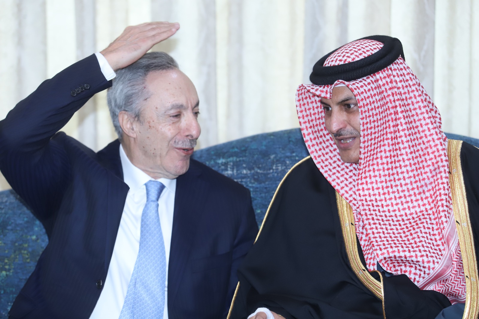 Madar Al-Saa Images 0.17465351337458168