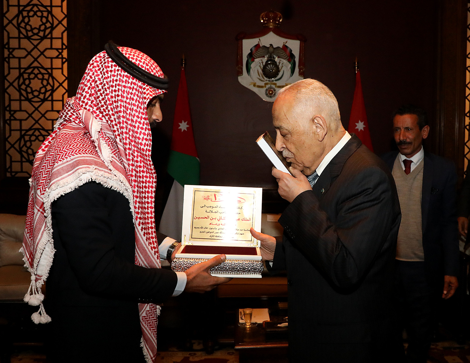 Madar Al-Saa Images 0.4286795452244674