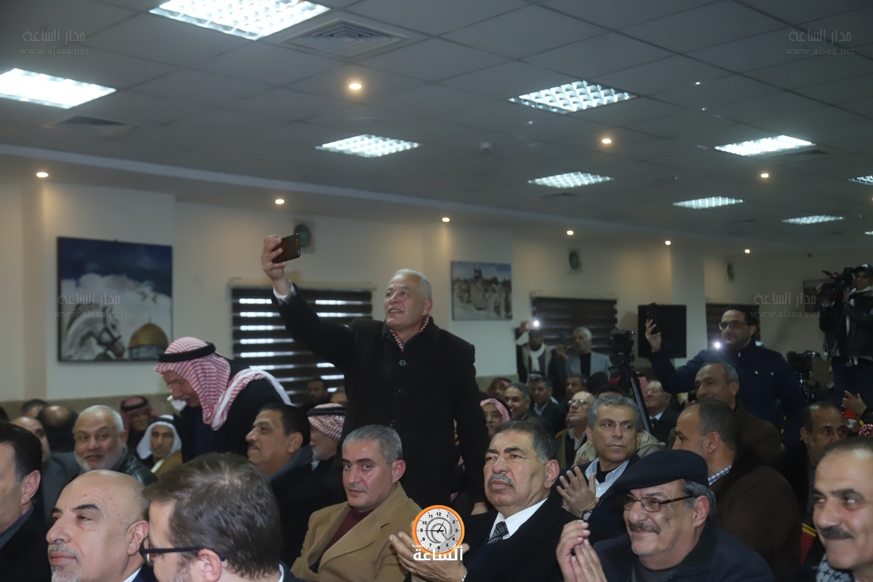 Madar Al-Saa Images 0.8169017367691729