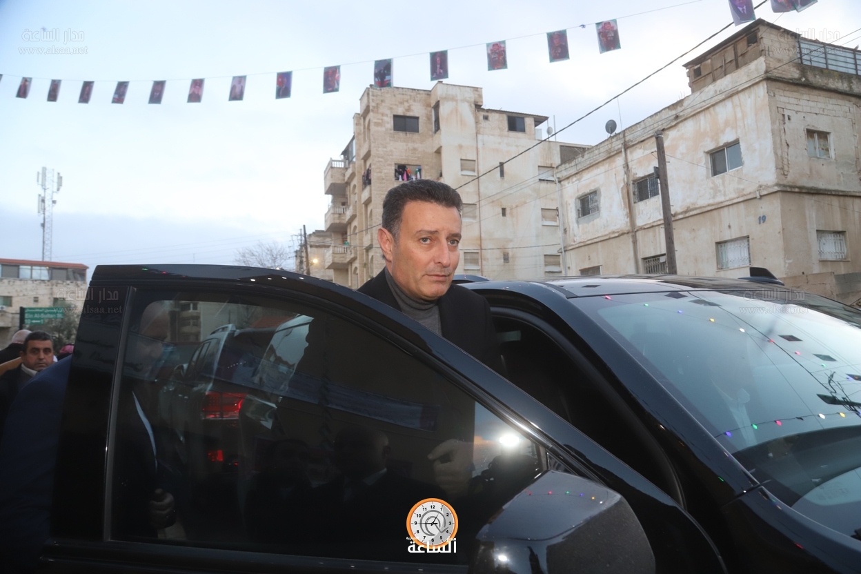 Madar Al-Saa Images 0.453035126641393