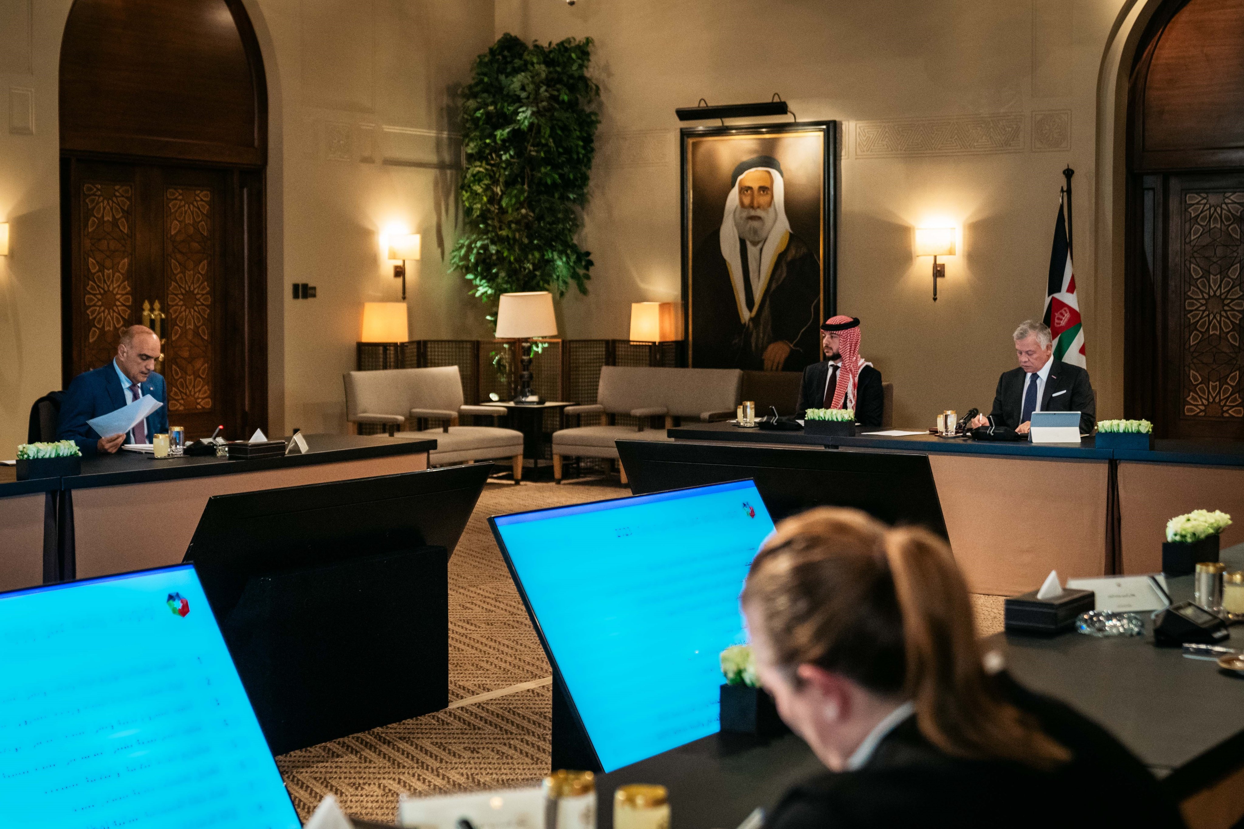 Madar Al-Saa Images 0.9031287383977034