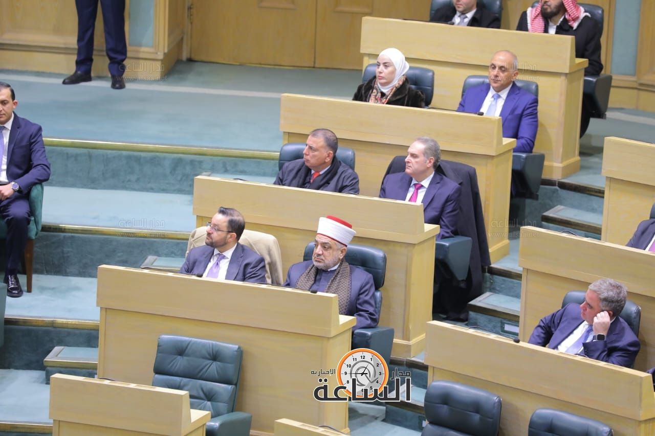 Madar Al-Saa Images 0.4070192058753799