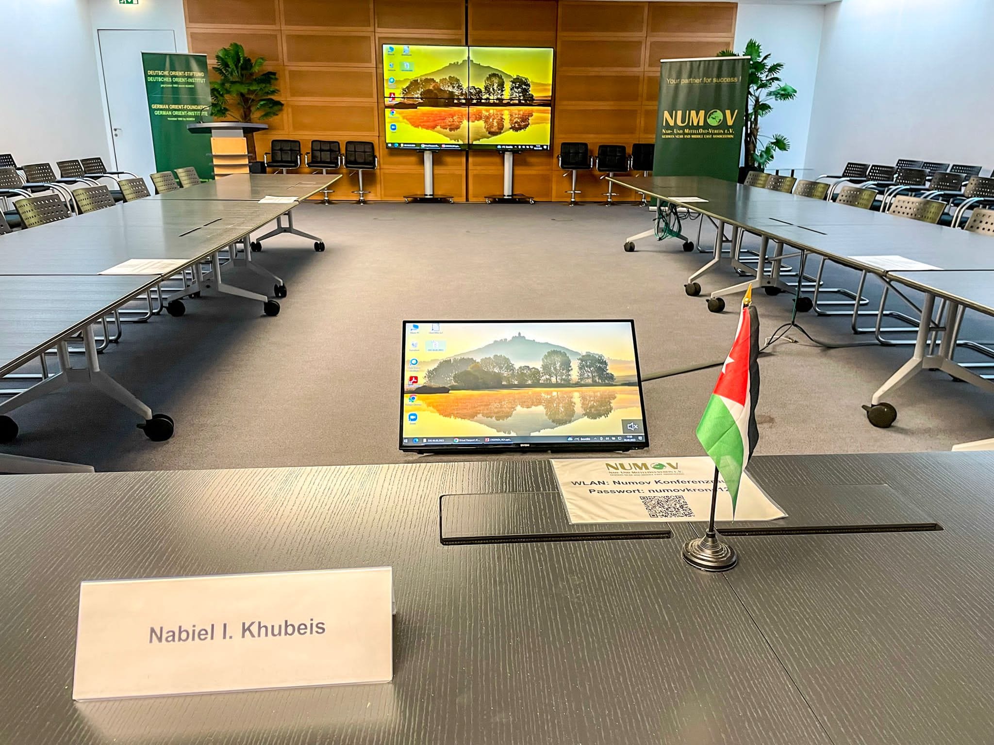 Madar Al-Saa Images 0.8544791508540068