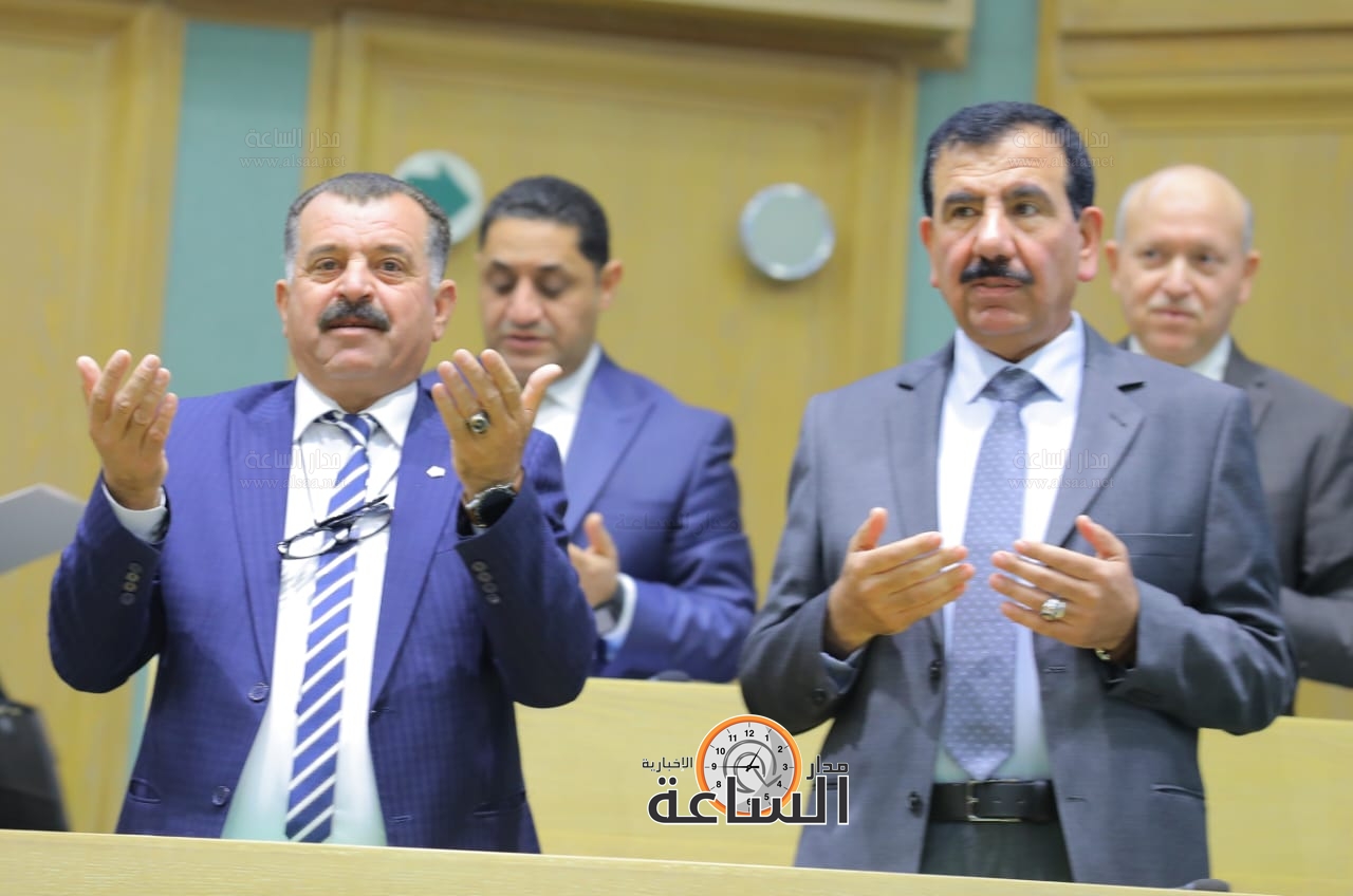 Madar Al-Saa Images 0.3296458538440181