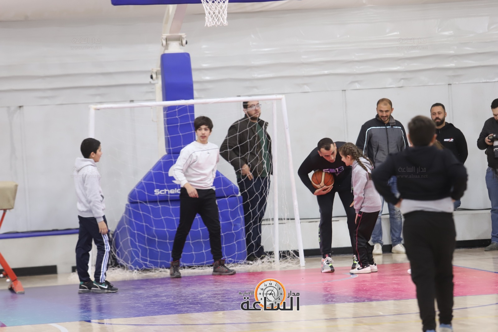 Madar Al-Saa Images 0.5215492390641121