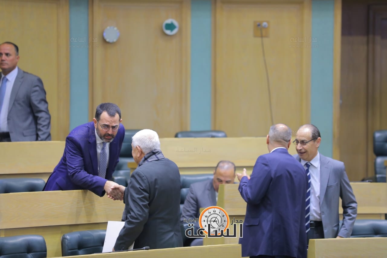 Madar Al-Saa Images 0.3233457331454641