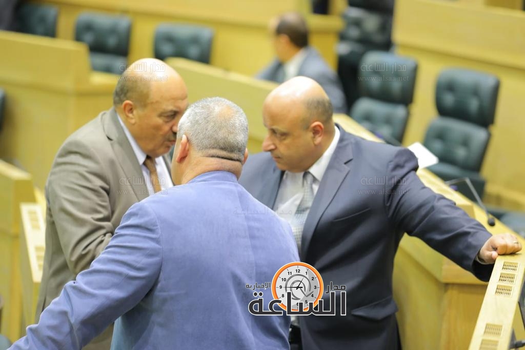 Madar Al-Saa Images 0.7847947783341491