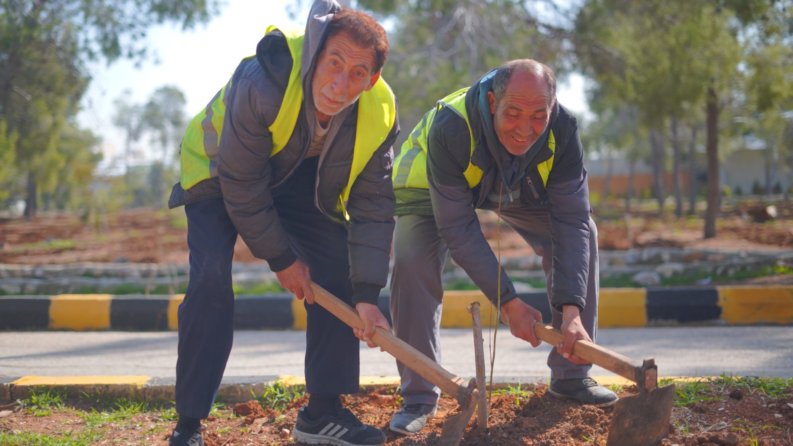 Madar Al-Saa Images 0.5852386908426139