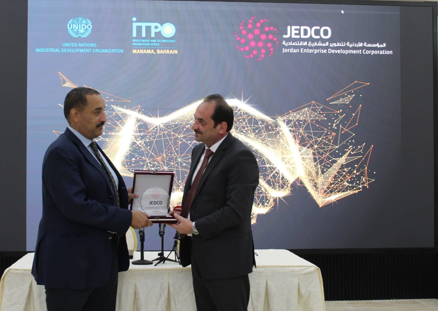 Madar Al-Saa Images 0.4230758277355704