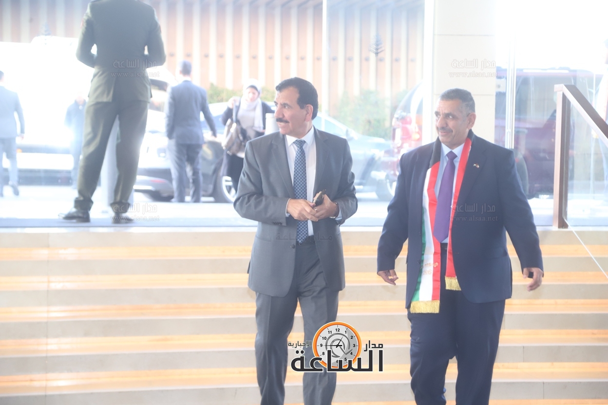 Madar Al-Saa Images 0.10448664261799845