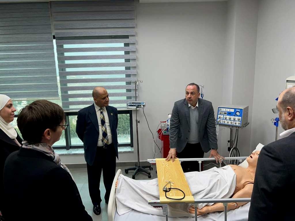 Madar Al-Saa Images 0.3751480276337804