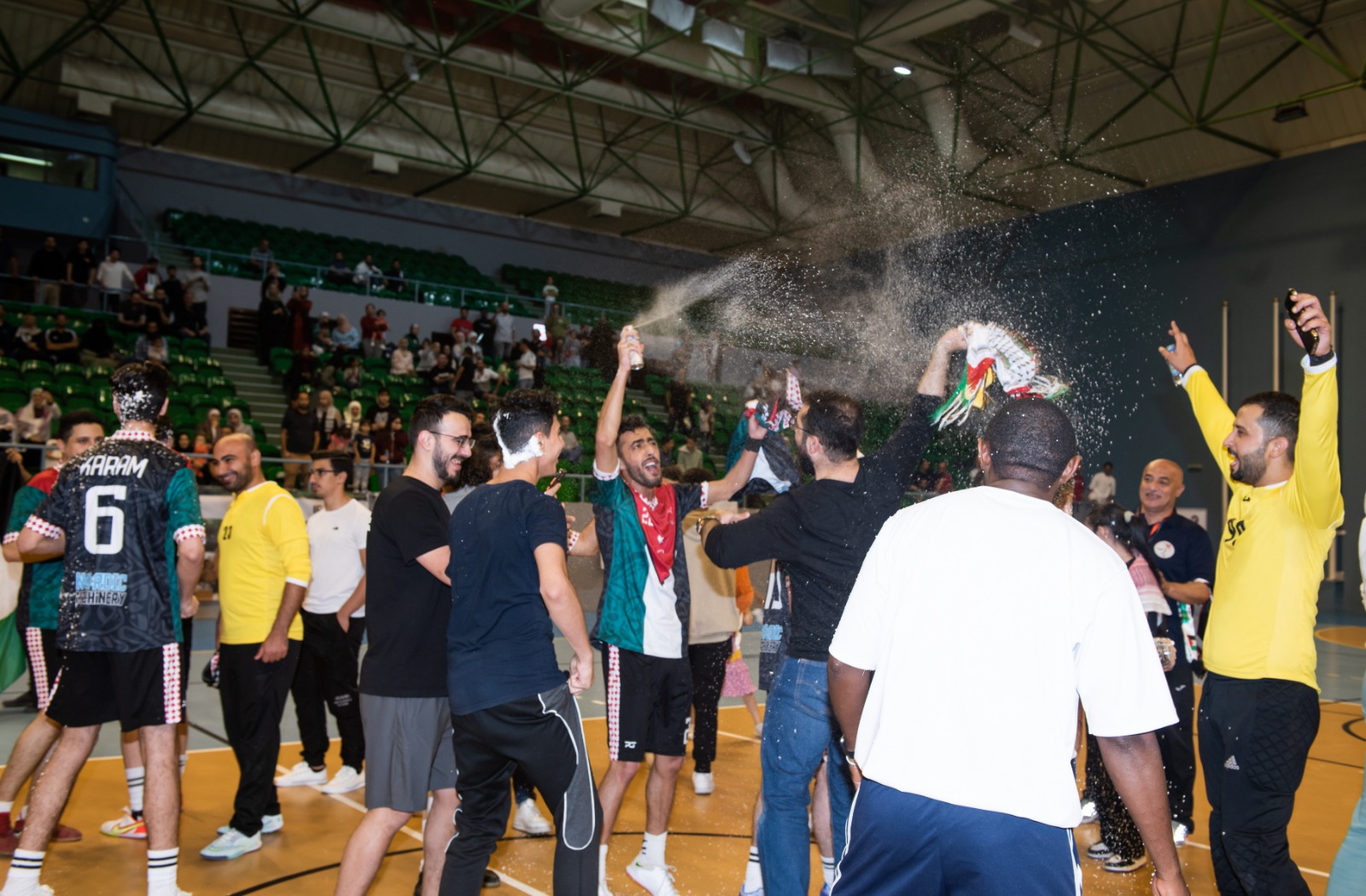 Madar Al-Saa Images 0.9390889368546915