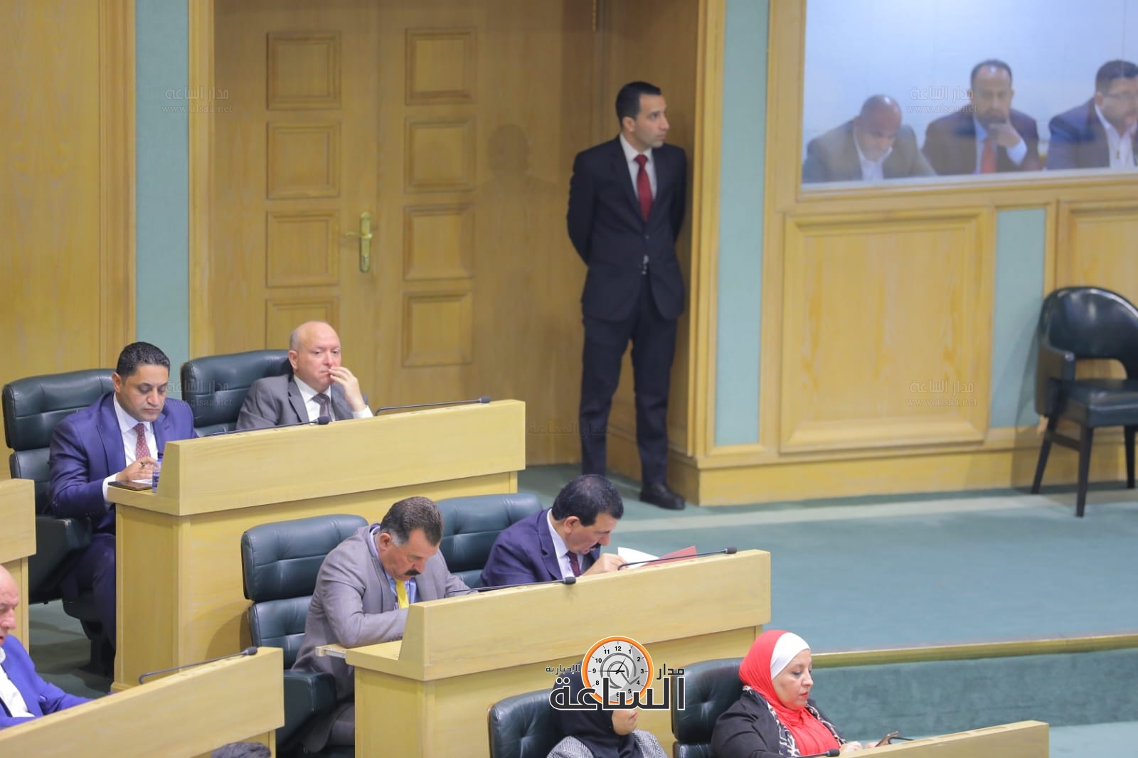 Madar Al-Saa Images 0.7901306136299902