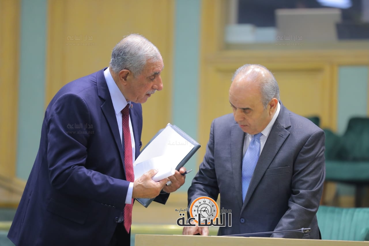 Madar Al-Saa Images 0.49767897446061715