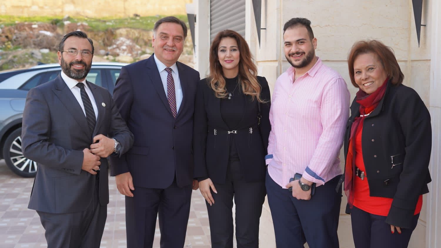 Madar Al-Saa Images 0.1830497520005927