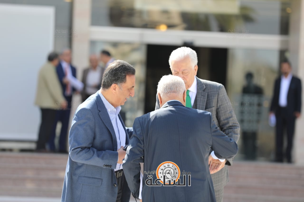 Madar Al-Saa Images 0.2044648288787032