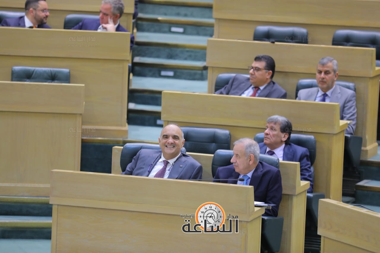 Madar Al-Saa Images 0.7836325305389904